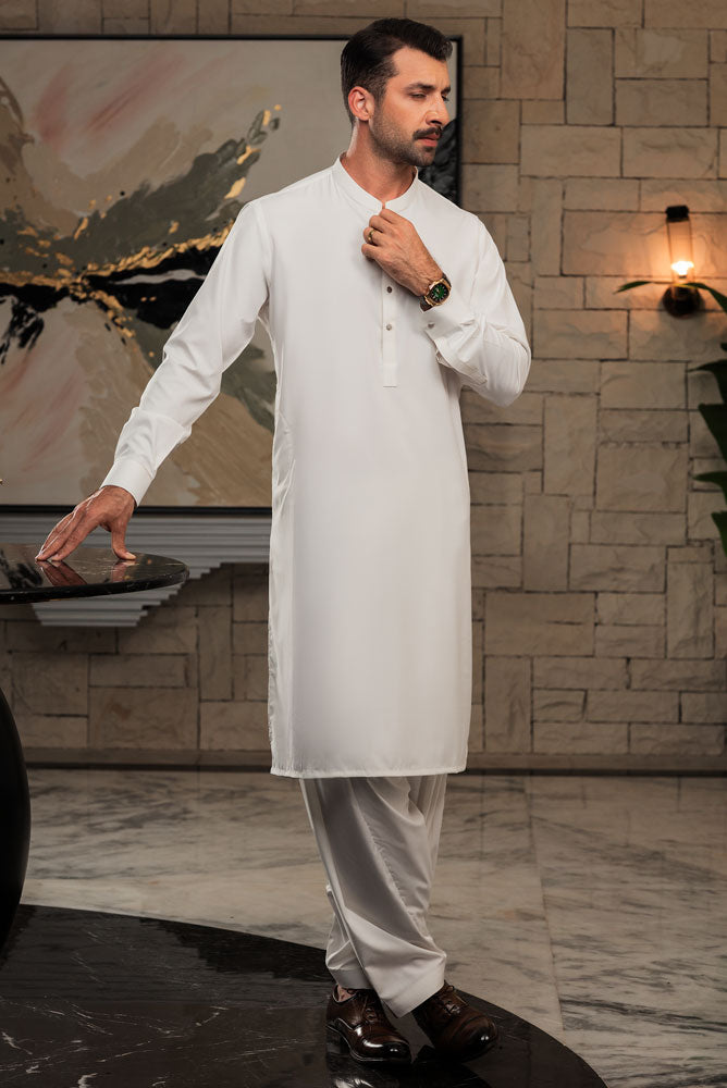 Men Off White Kurta Shalwar