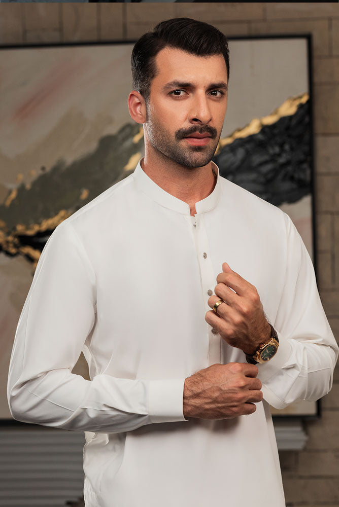 Men Off White Kurta Shalwar