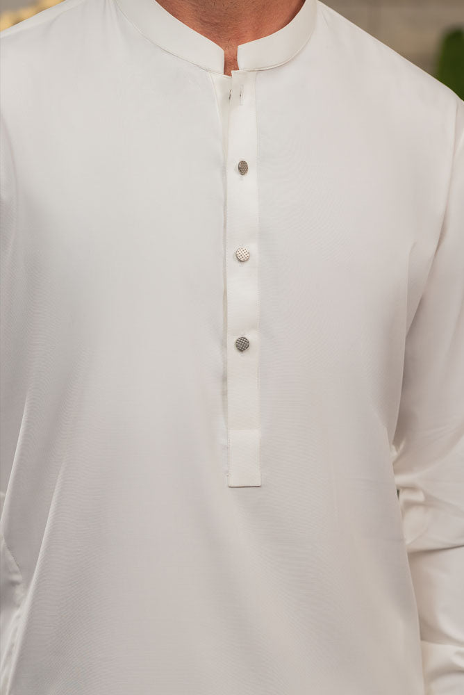 Men Off White Kurta Shalwar