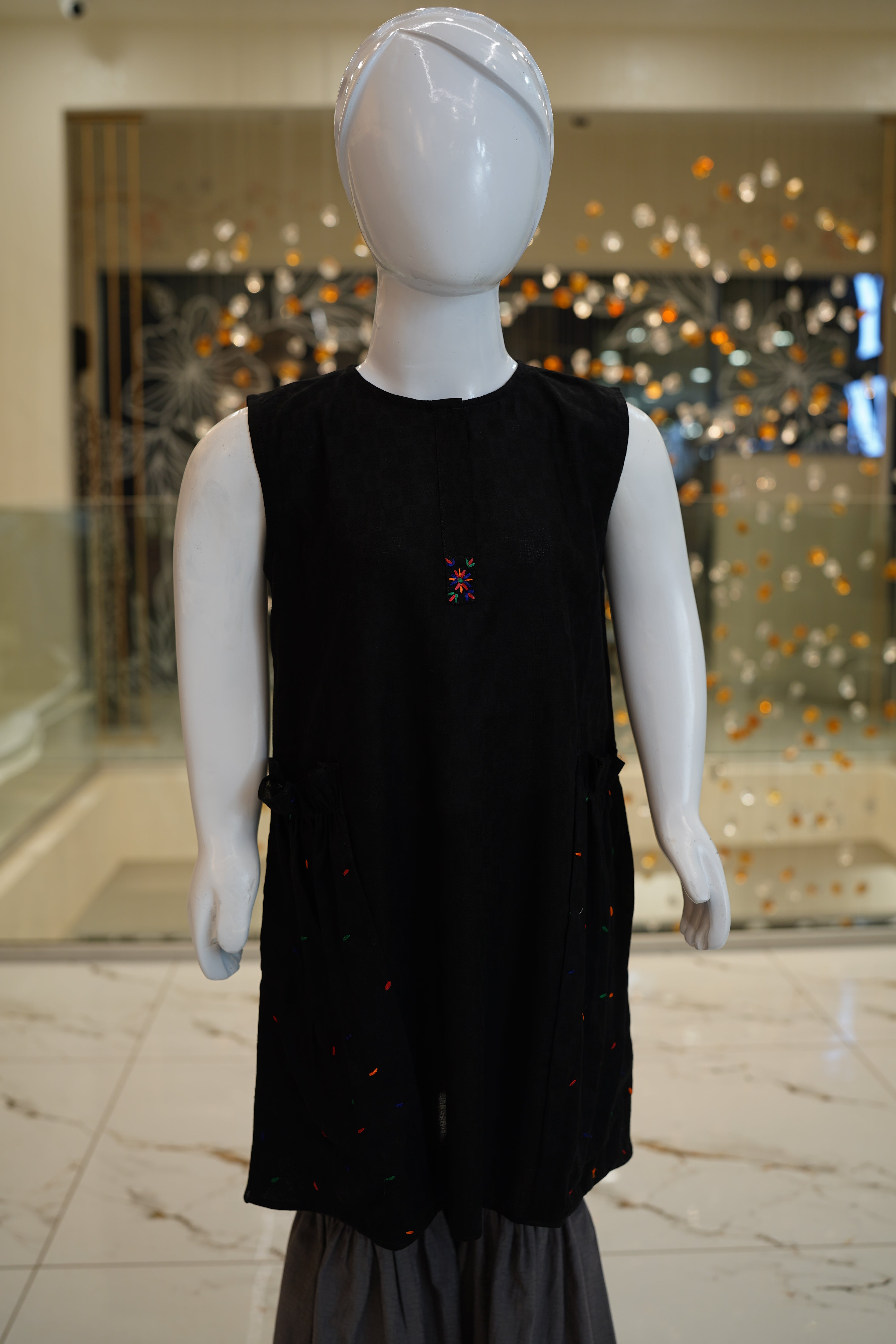 Chic Black Sleeveless Frock
