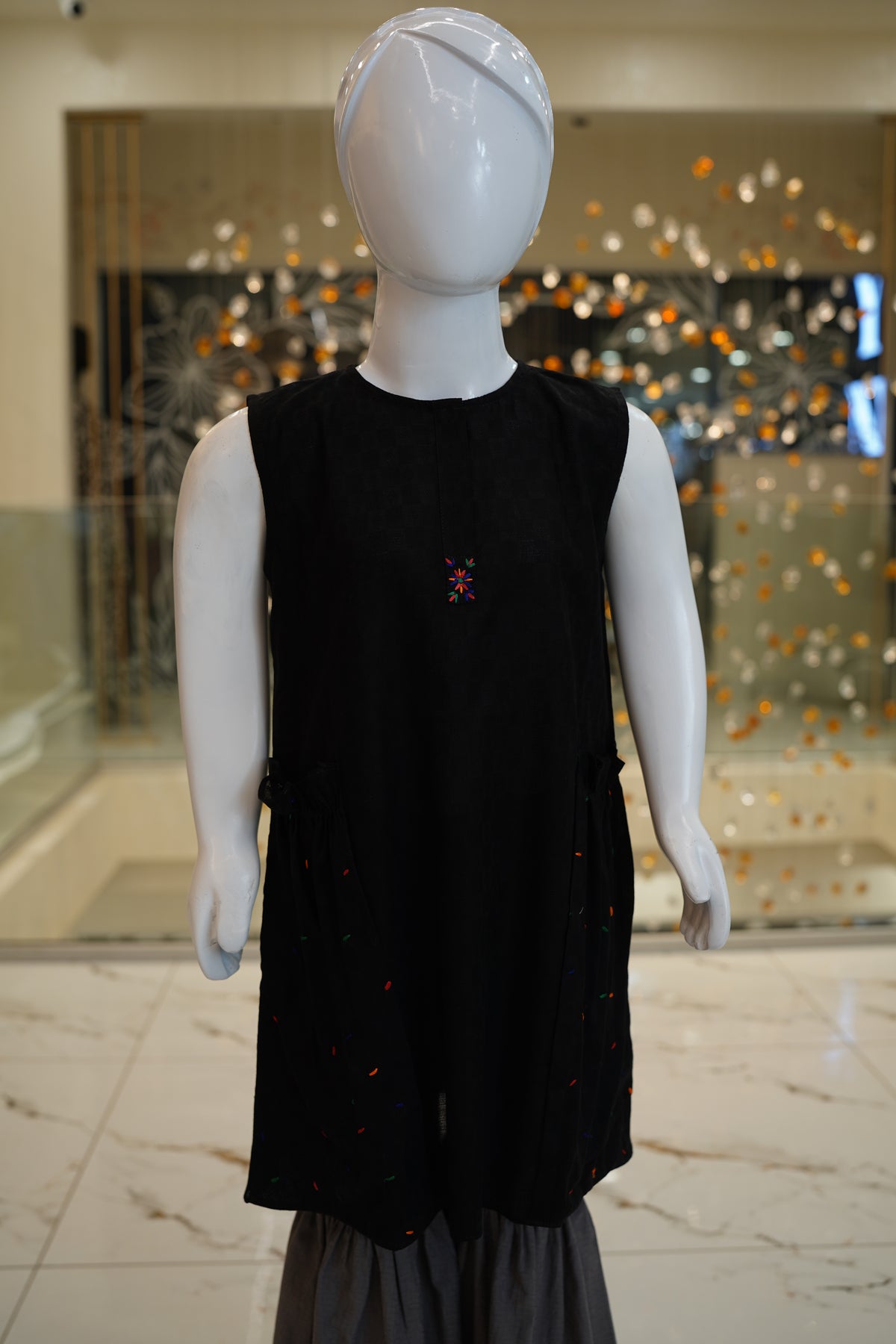 Chic Black Sleeveless Frock
