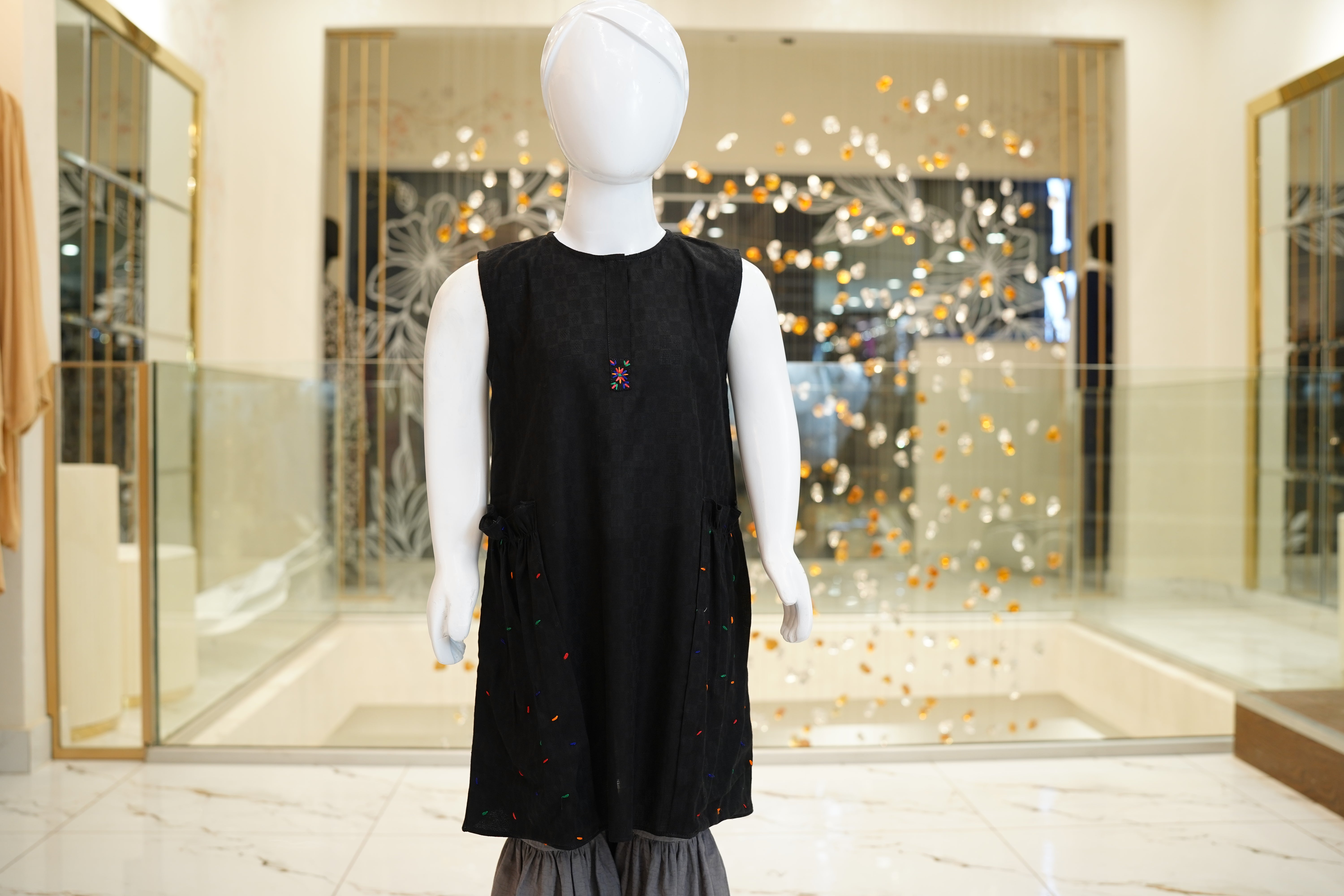 Chic Black Sleeveless Frock