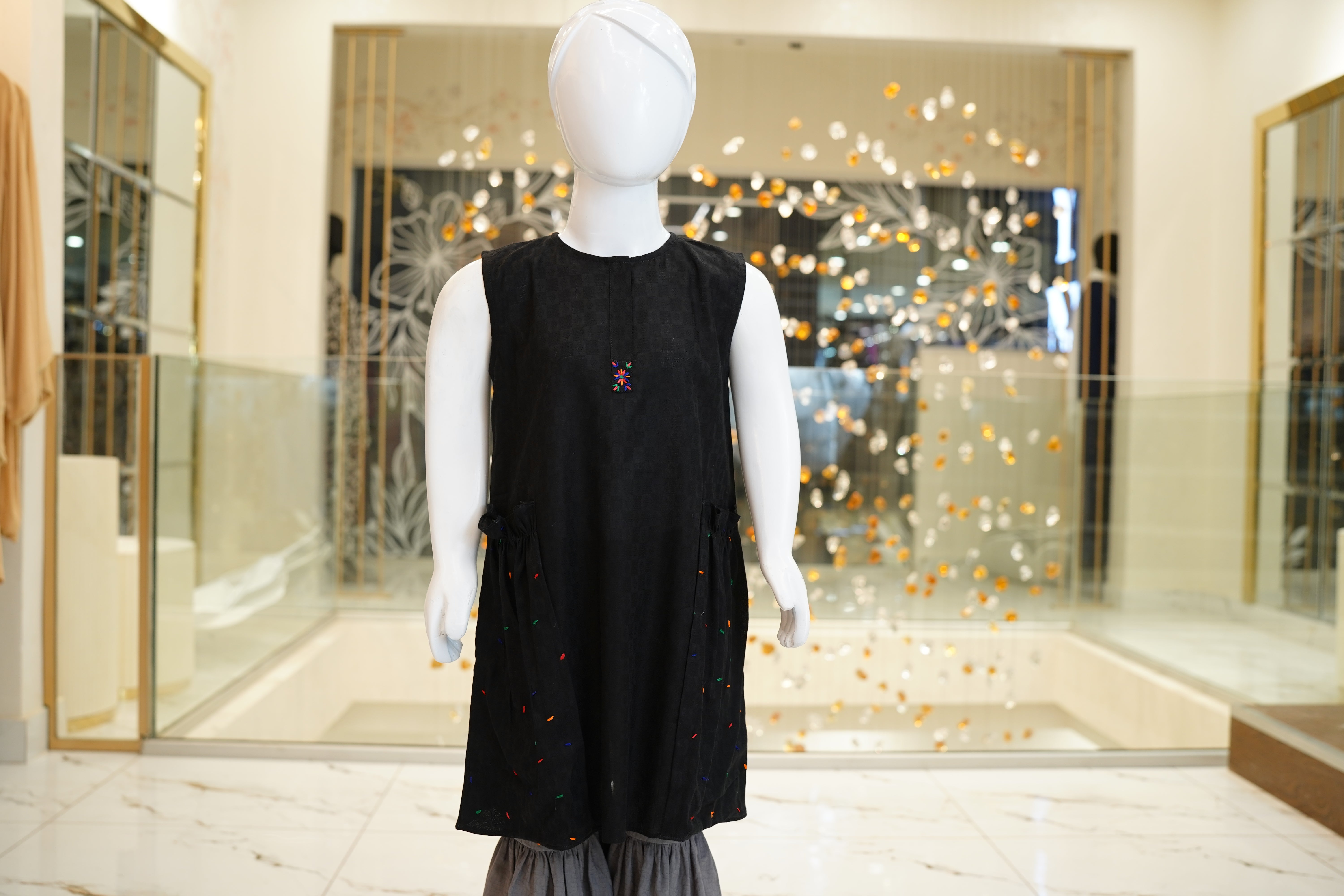 Chic Black Sleeveless Frock