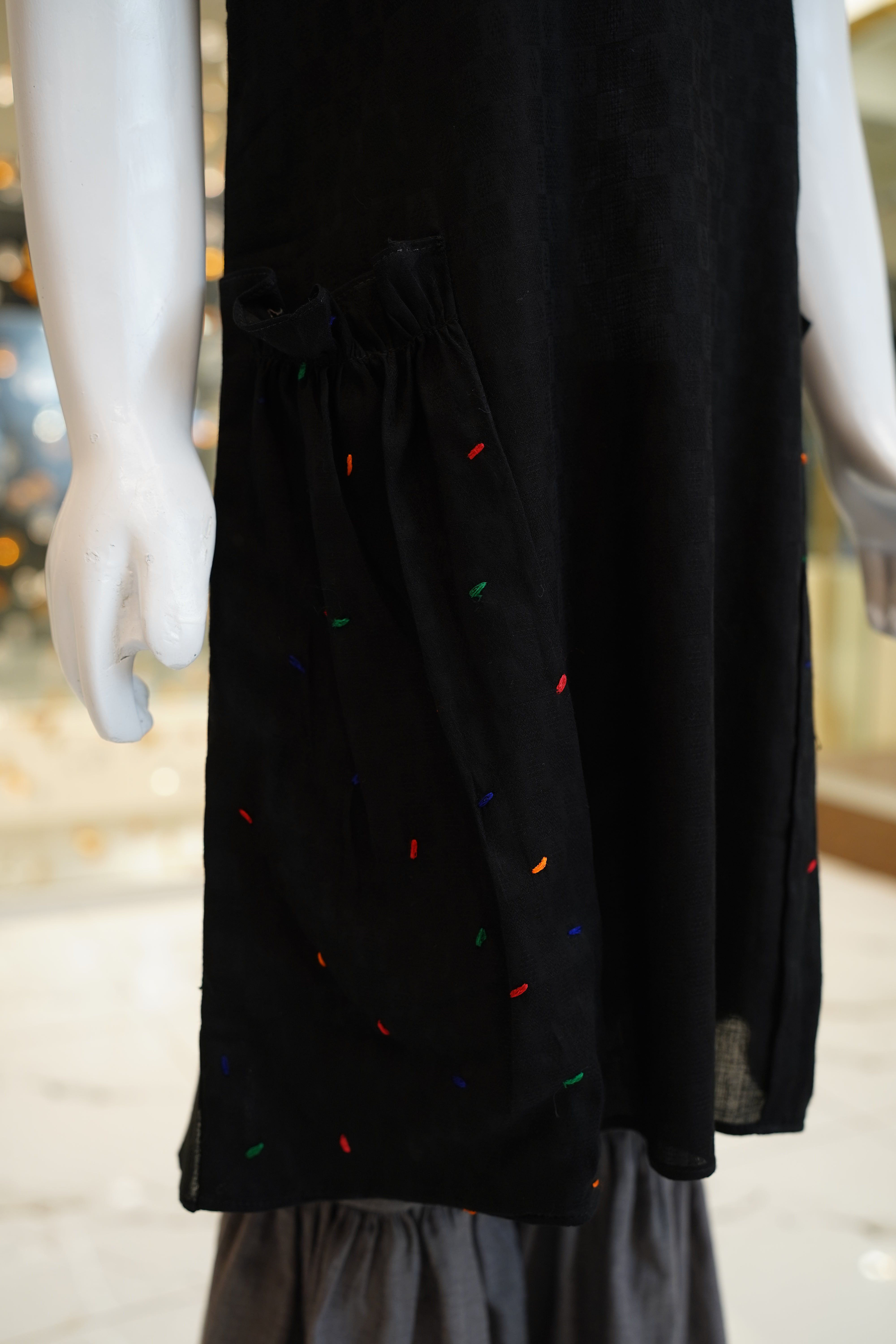 Chic Black Sleeveless Frock