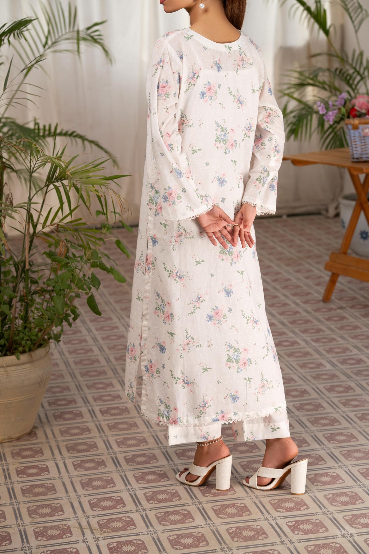 WHITE PINK FLORAL PRINTED 2 PIECE SUIT